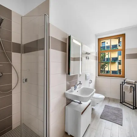 Lehastays - Buckau 16a I Kueche I Smart Tv Mit Netflix I Toller Innenhof Apartman *