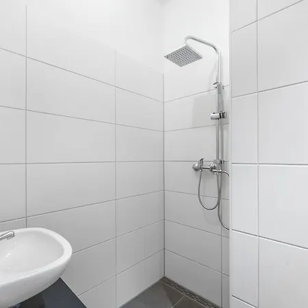 Lehastays - Buckau 16a I Kueche I Smart Tv Mit Netflix I Toller Innenhof Apartman