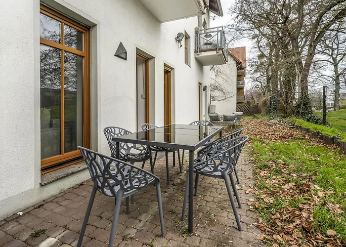 Lehastays - Buckau 16a I Kueche I Smart Tv Mit Netflix I Toller Innenhof